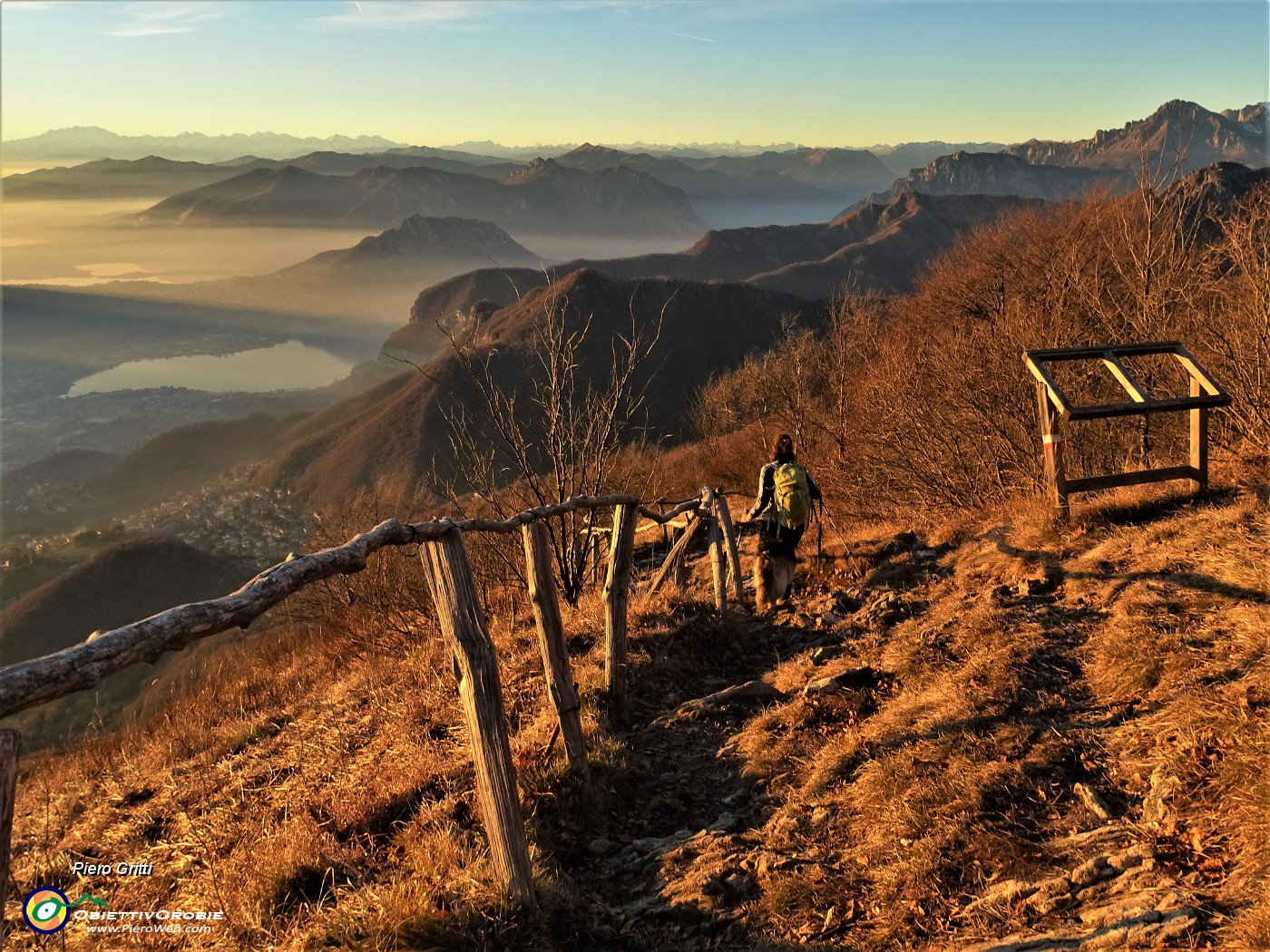 06 Luci e colori del tramonto dal Monte Tesoro.JPG